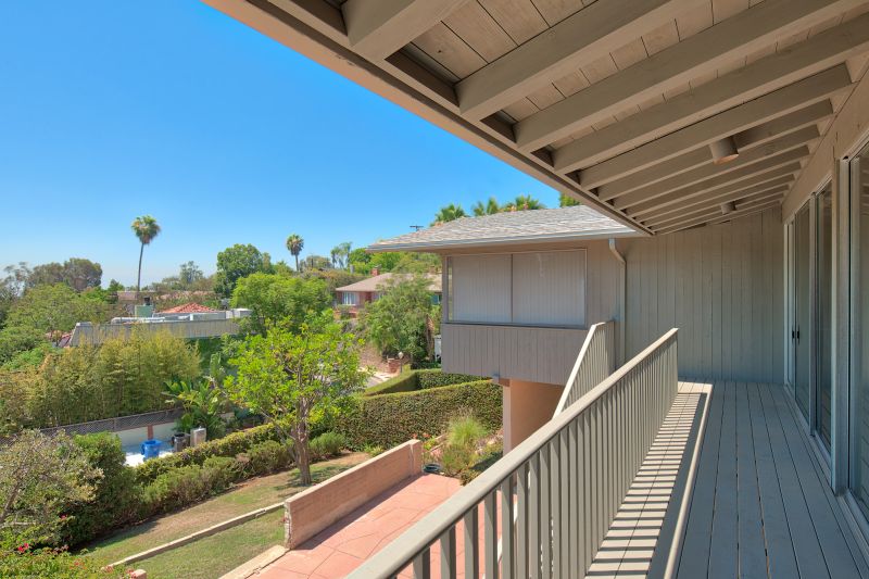 555 Greencraig Road
