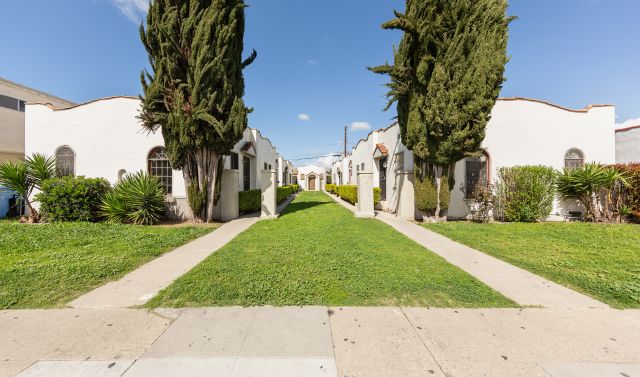 2669 Redondo Blvd.