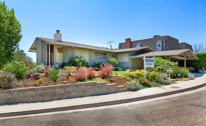 555 Greencraig Road