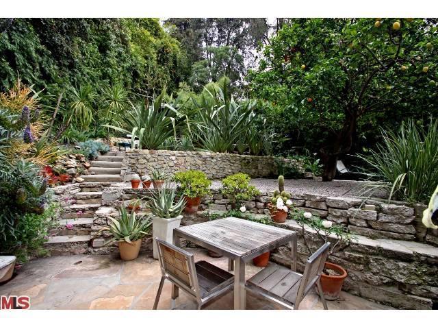 1518 Sunset Plaza Drive