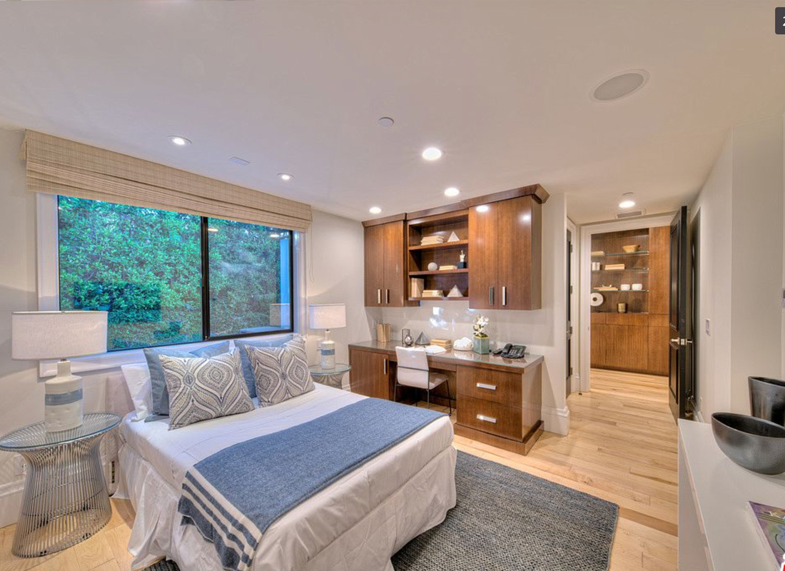 1136 Marilyn Drive