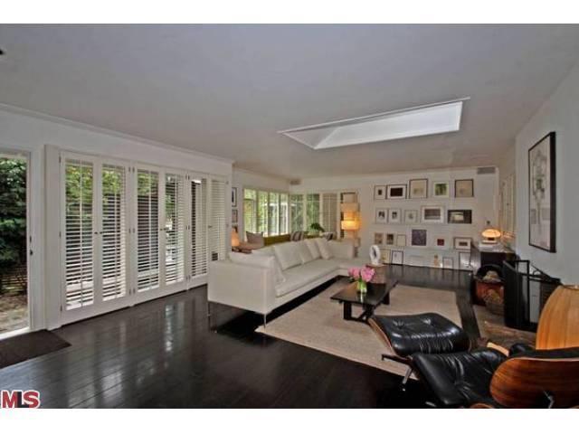 1518 Sunset Plaza Drive
