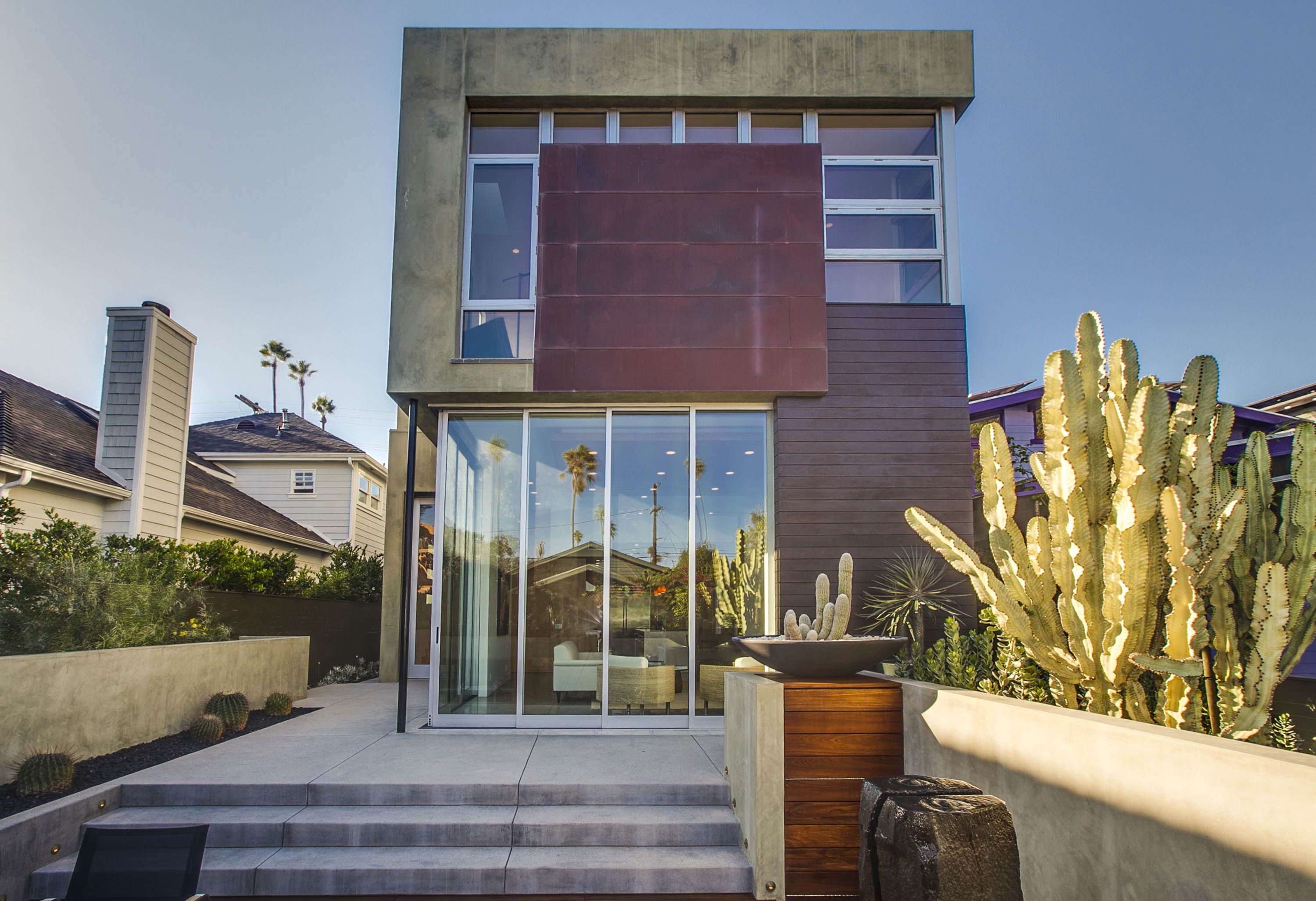 813 Amoroso Place