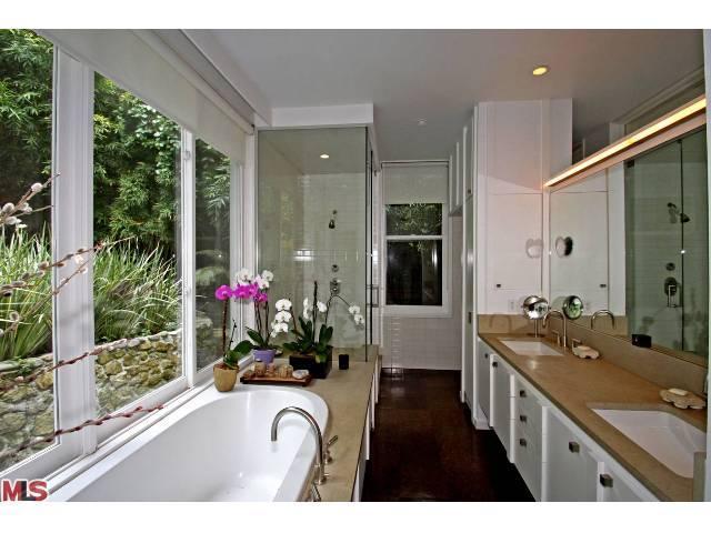 1518 Sunset Plaza Drive