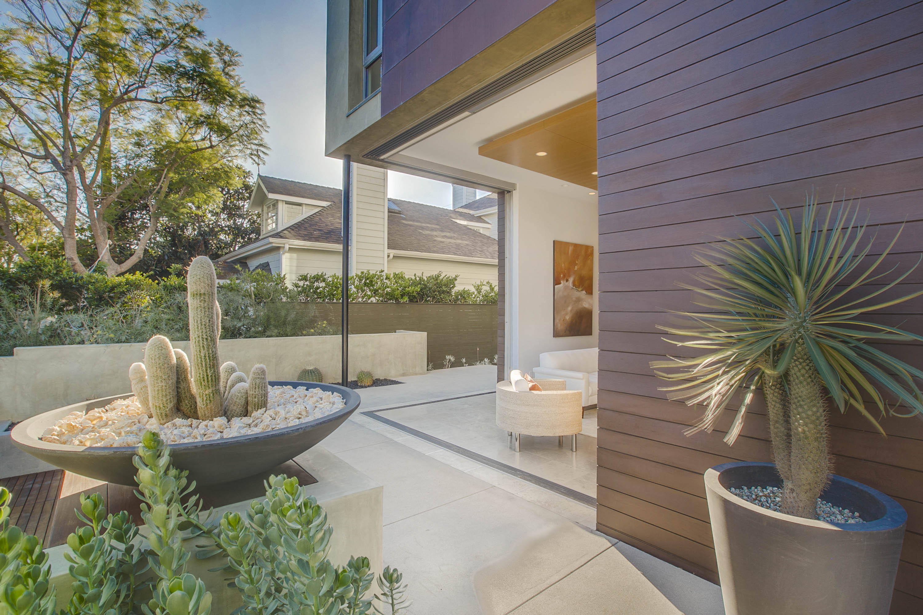 813 Amoroso Place
