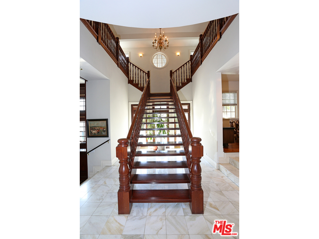 809 N. Linden Drive