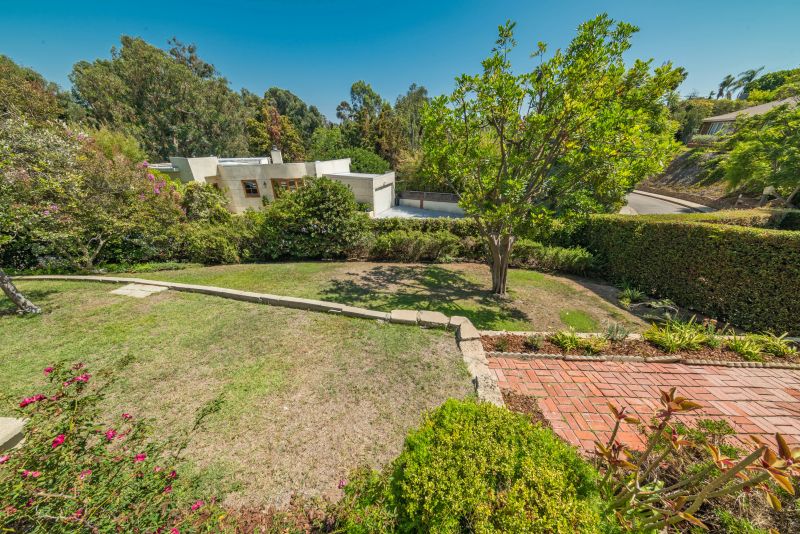 555 Greencraig Road