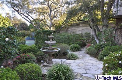 Exquisite Roland Coate Estate