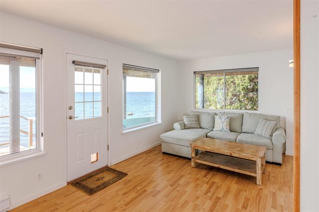 6643 Sunshine Coast Highway