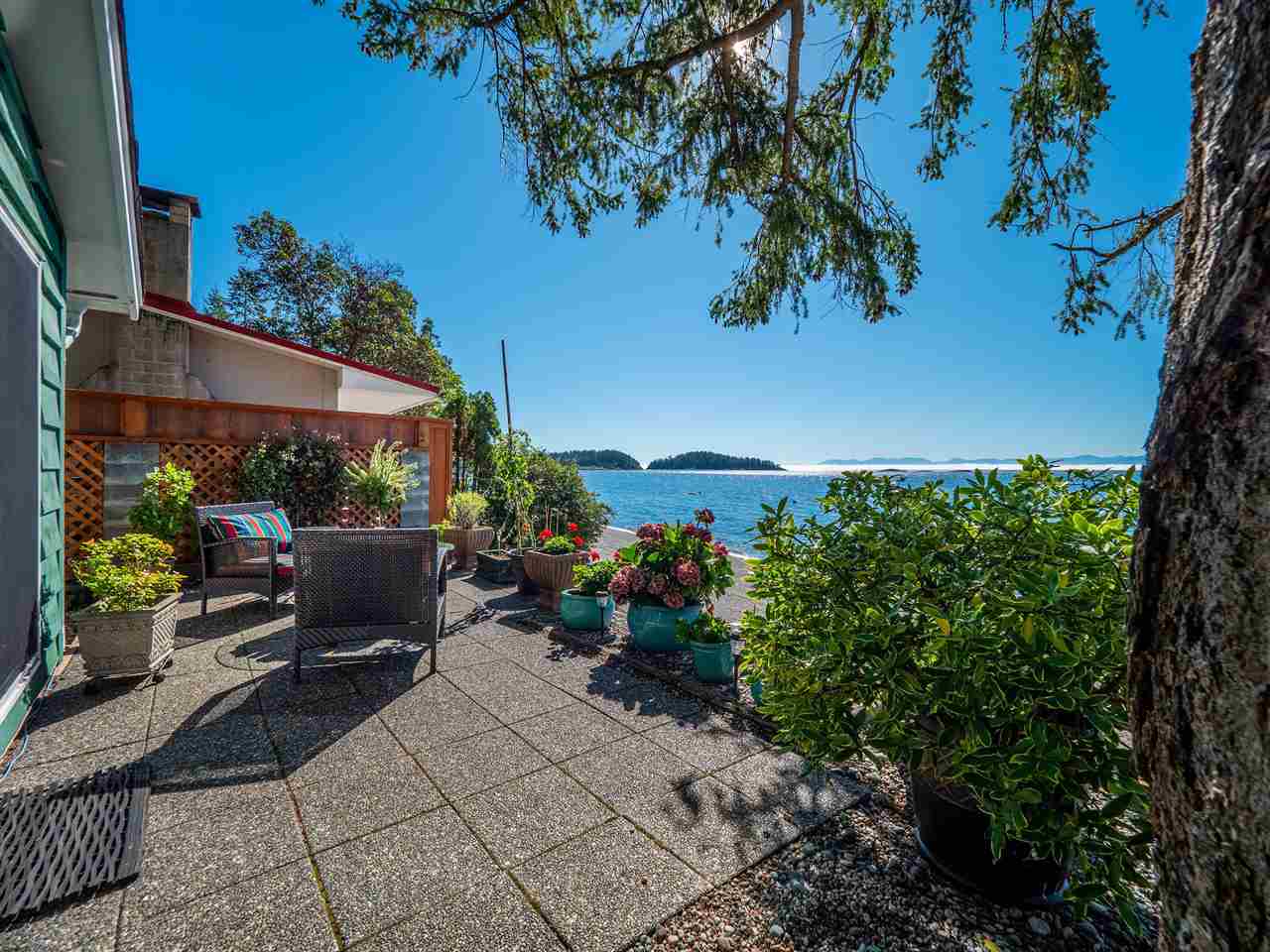 6837-6839 Sunshine Coast Hwy