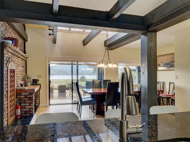 6219 Sechelt Inlet Road