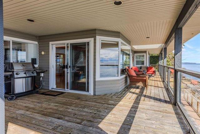 6643 Sunshine Coast Highway