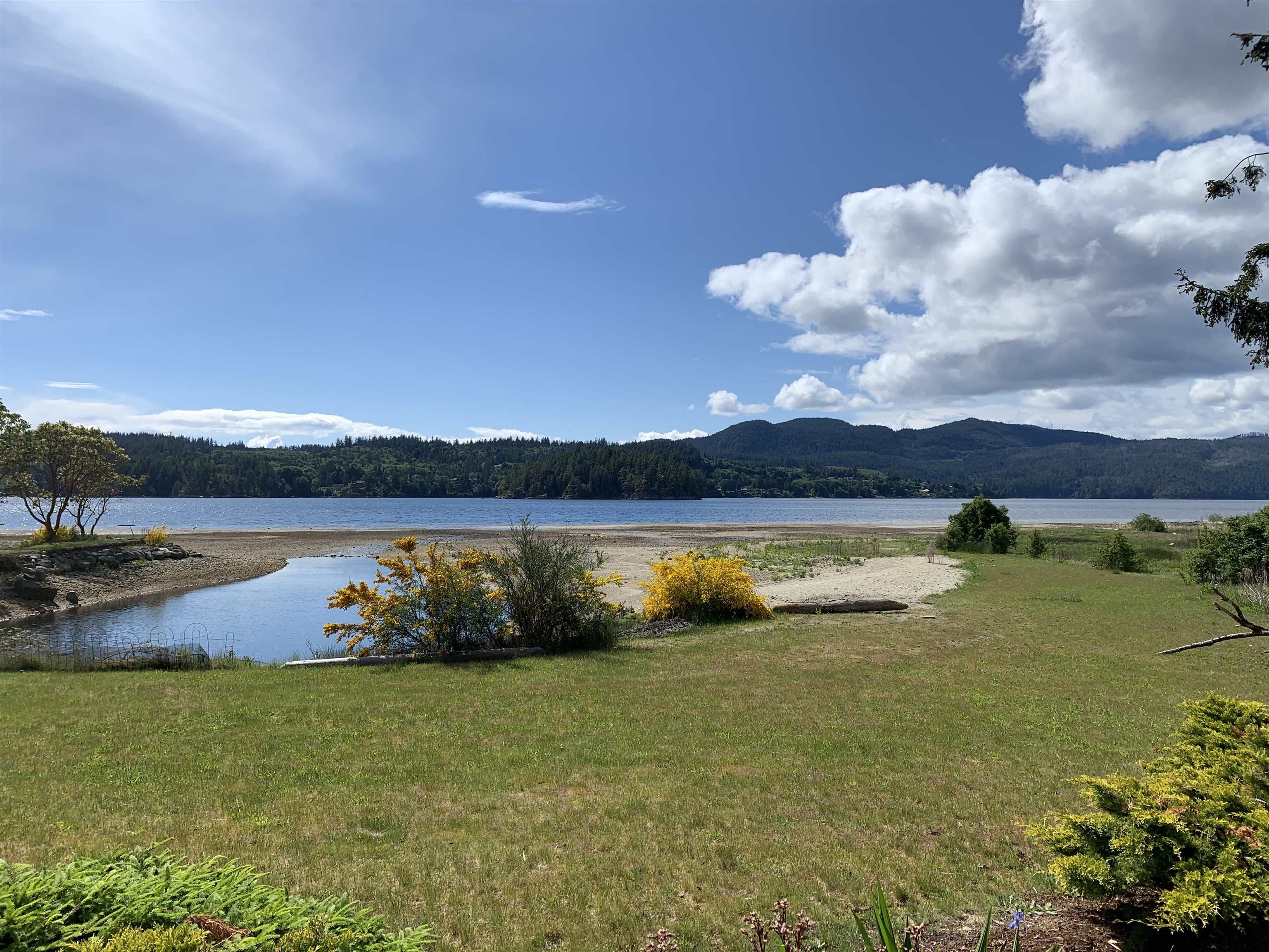 6219 Sechelt Inlet Road