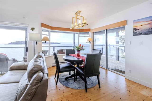 6643 Sunshine Coast Highway