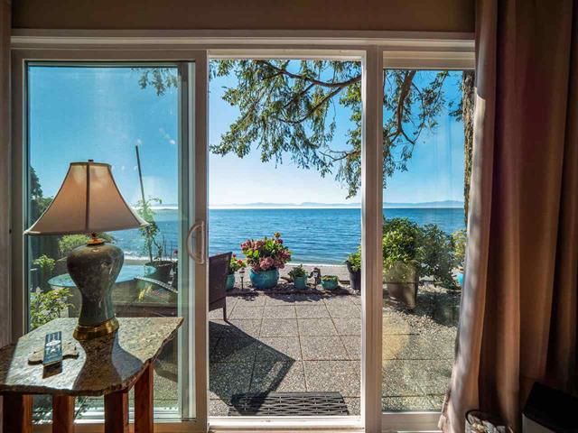 6837-6839 Sunshine Coast Hwy
