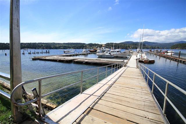 5977 Sechelt Inlet Rd