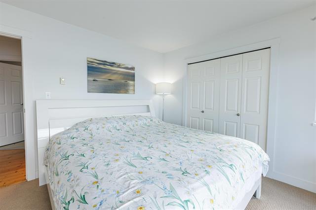 6643 Sunshine Coast Highway