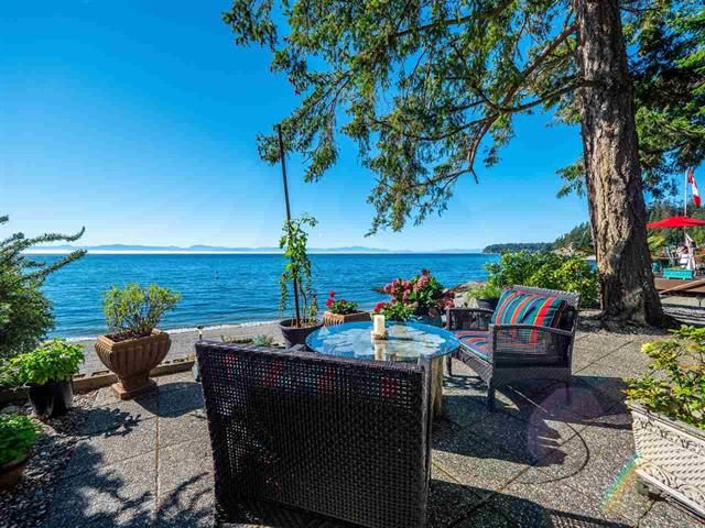 6837-6839 Sunshine Coast Hwy