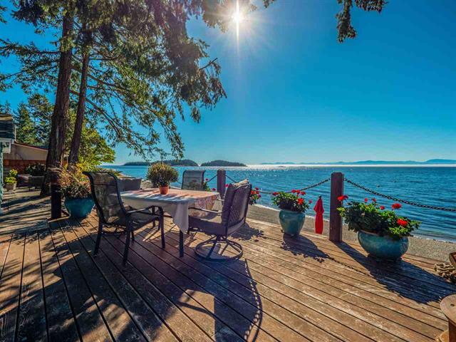 6837-6839 Sunshine Coast Hwy