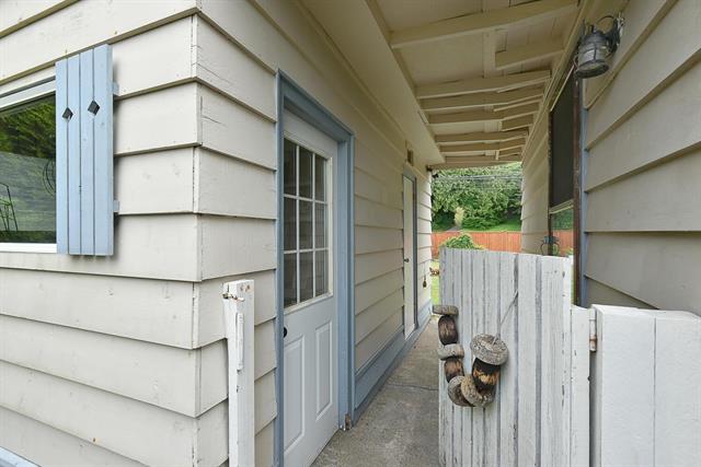6879 Sunshine Coast Highway