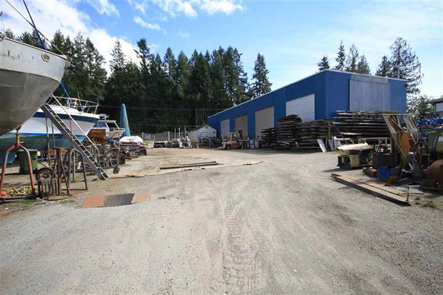 5977 Sechelt Inlet Rd
