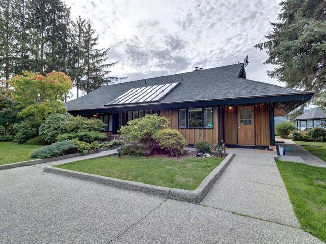 6219 Sechelt Inlet Road