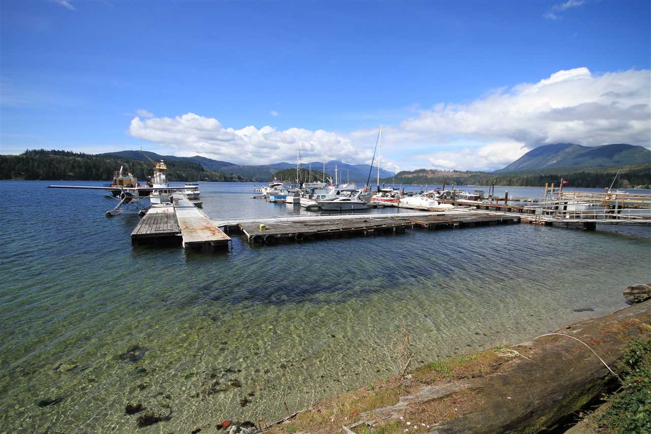 5977 Sechelt Inlet Rd