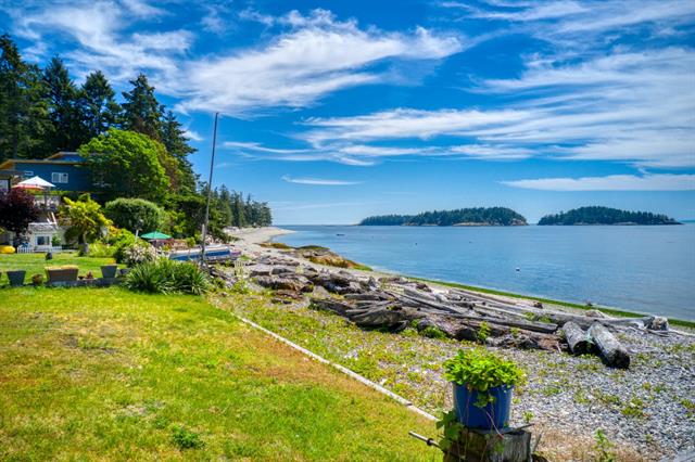 6879 Sunshine Coast Highway