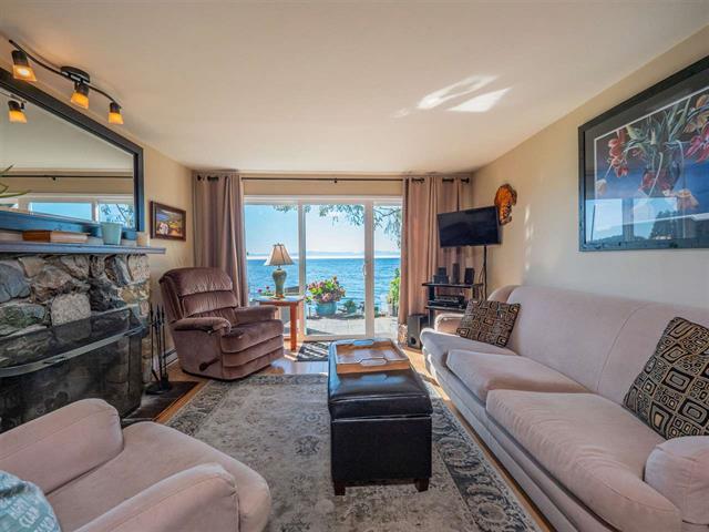 6837-6839 Sunshine Coast Hwy