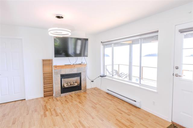 6643 Sunshine Coast Highway