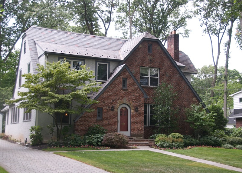 718 Heights Road