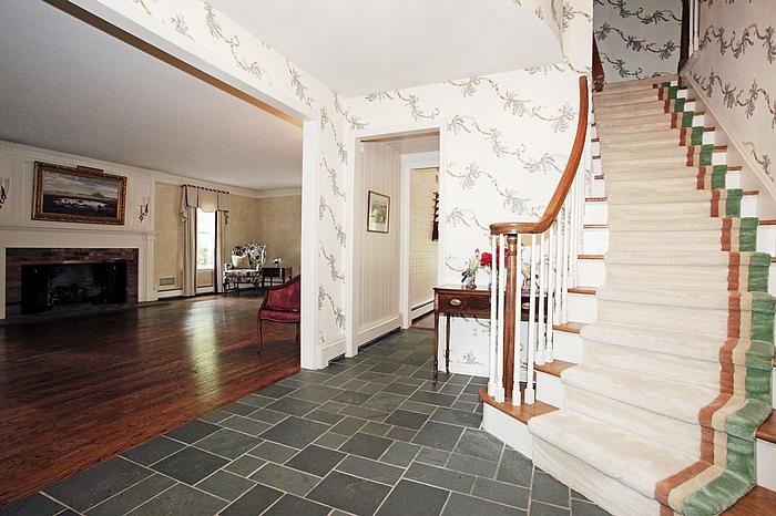 5 Denison Drive