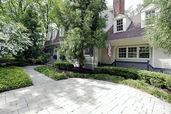 5 Denison Drive