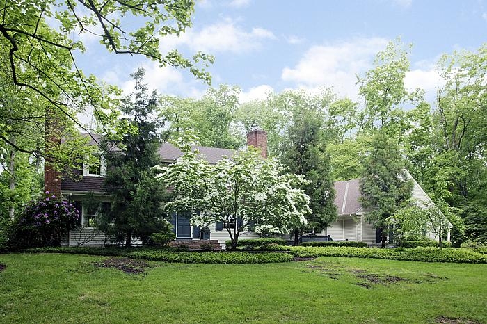 5 Denison Drive