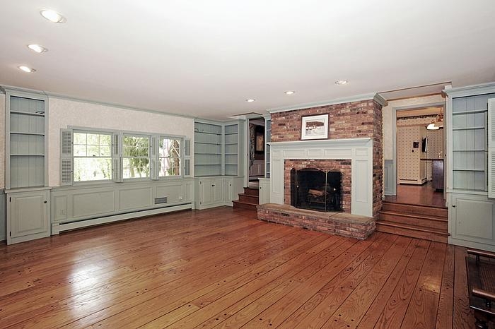 5 Denison Drive