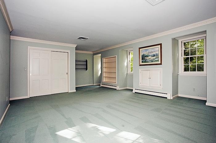 5 Denison Drive