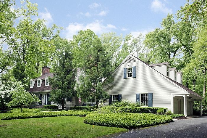 5 Denison Drive