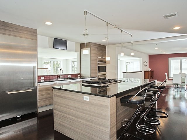 565 Upper Boulevard