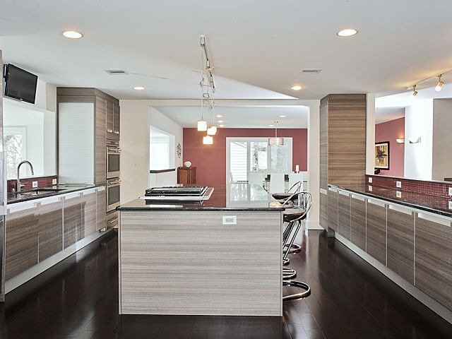 565 Upper Boulevard