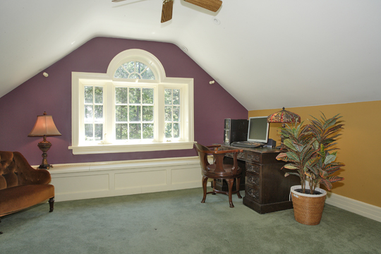 69 Valley View Avenue