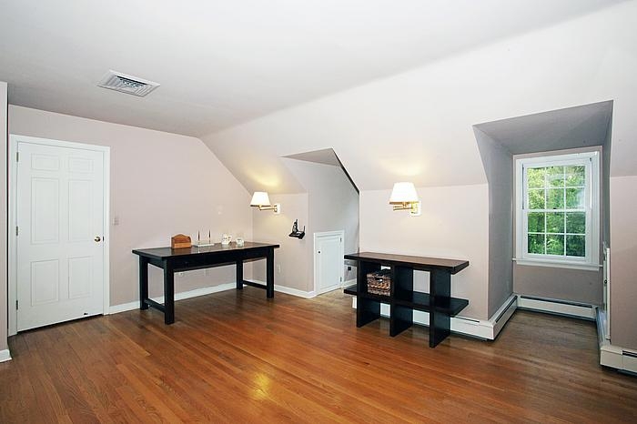 5 Denison Drive