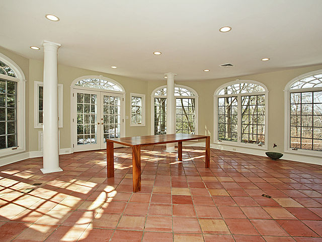 500 Knollwood Road