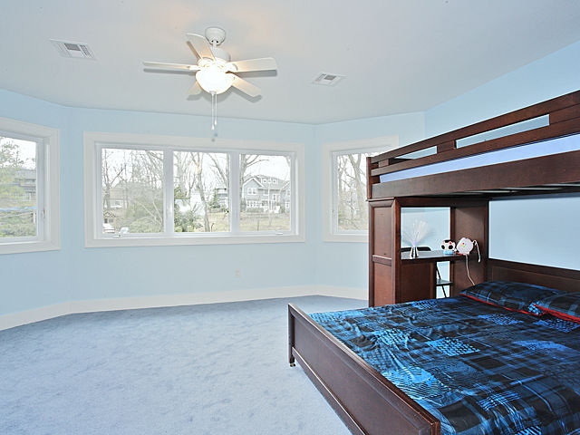 565 Upper Boulevard