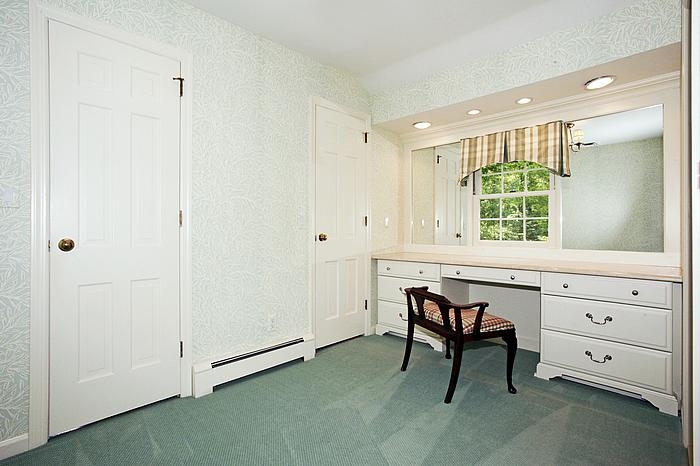5 Denison Drive