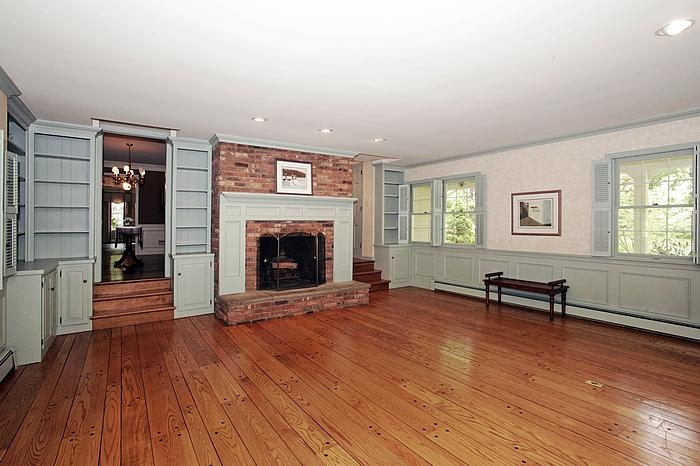 5 Denison Drive