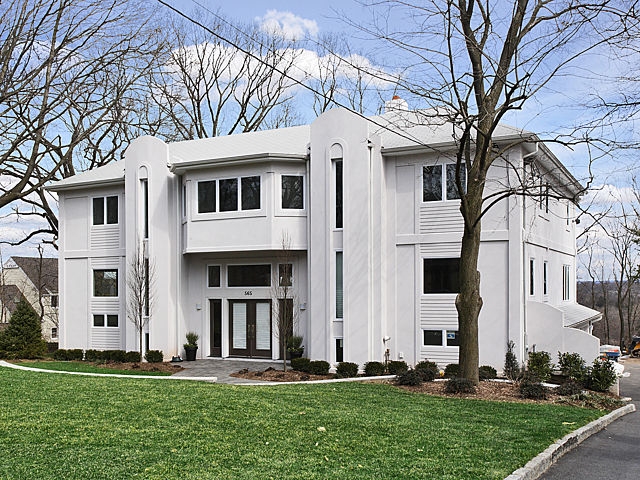 565 Upper Boulevard