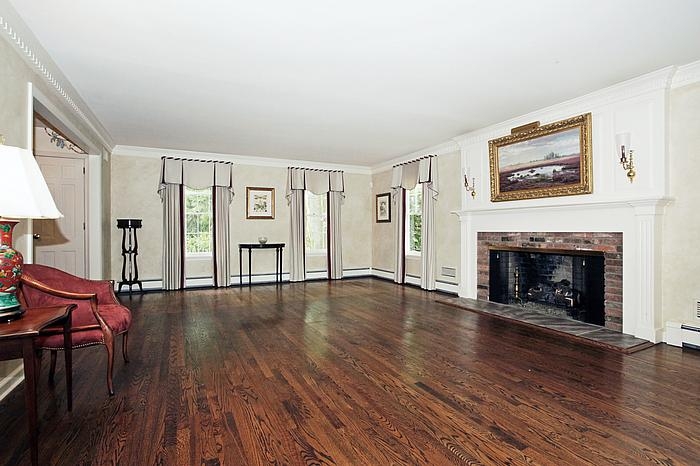 5 Denison Drive
