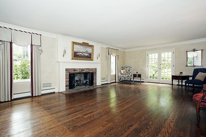 5 Denison Drive
