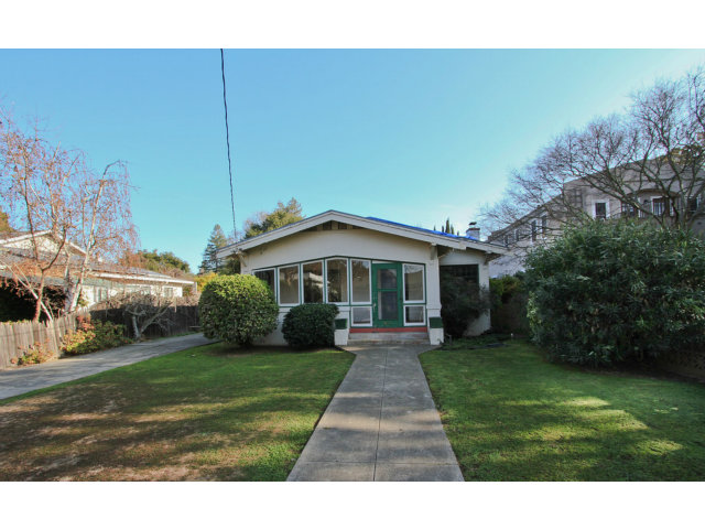 812 LINCOLN AVENUE