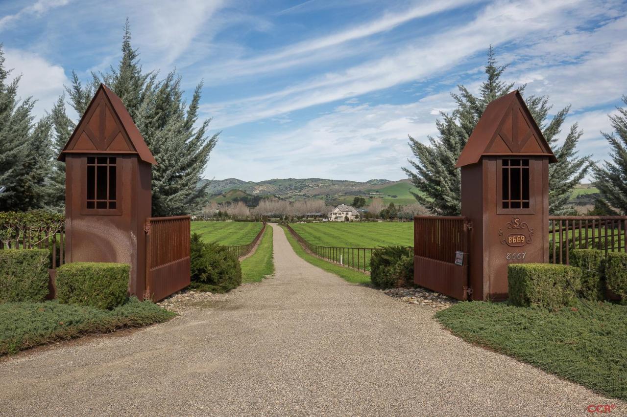 8669 Santa Rosa Road